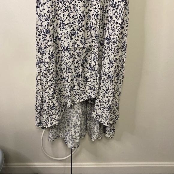 Farrow Floral Wrap V Neck Maxi Dress in Dark Blue and White Size Small - Picture 3 of 15